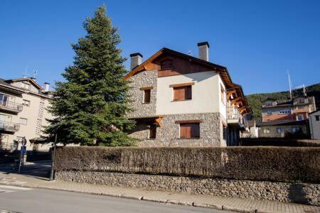 Casa Amb Jardi Alp Apartment Exterior photo